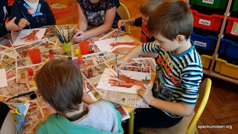 Dziecko podczas zajęć terapeutycznych